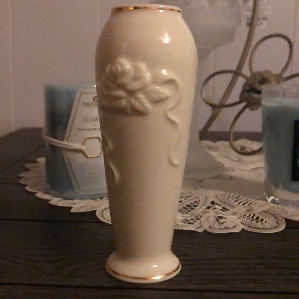 Lenox handcrafted beige porcelain mini vase